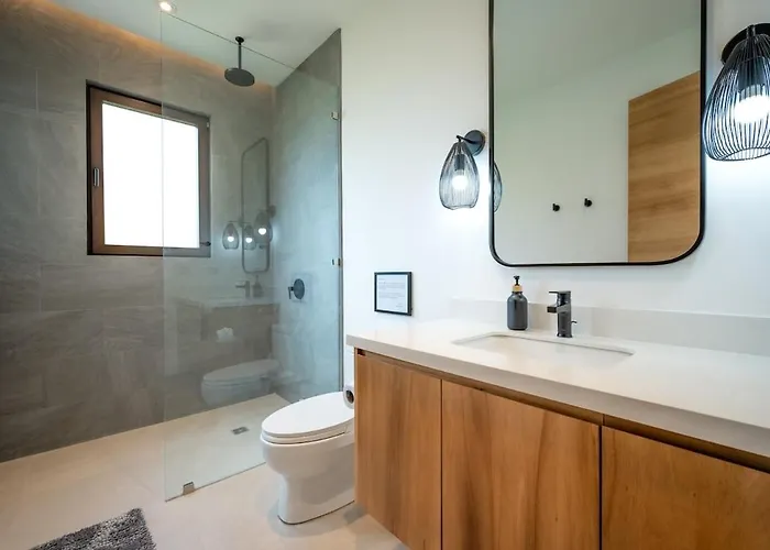 Villa Casa Cheetah Gated Luxury With